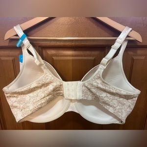 NWT. Playtex Love My Curves 40 DDD Bra